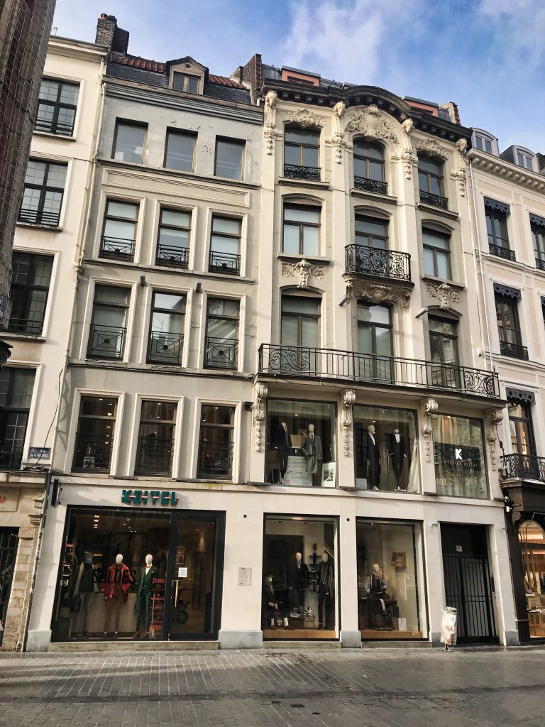 Read more about the article Le spécialiste du sur mesure Keitel déménage rue de la Bourse dans le Vieux-Lille