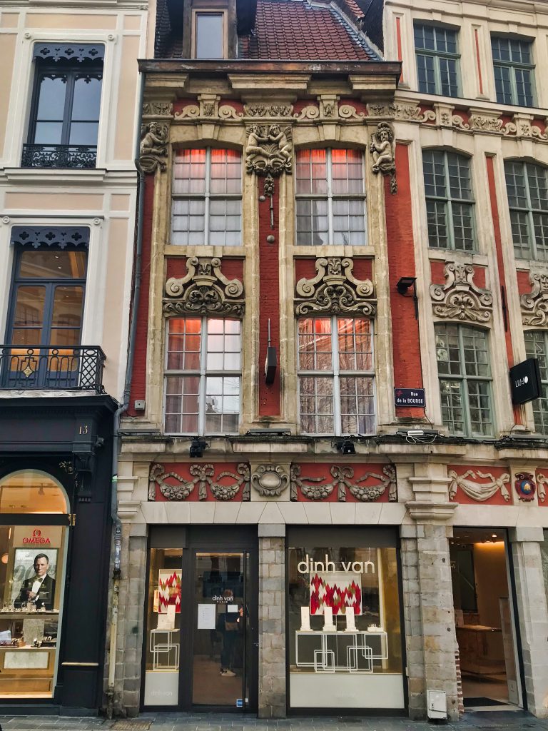 Read more about the article Le joailler de luxe Dinh Van ouvre rue de la Bourse