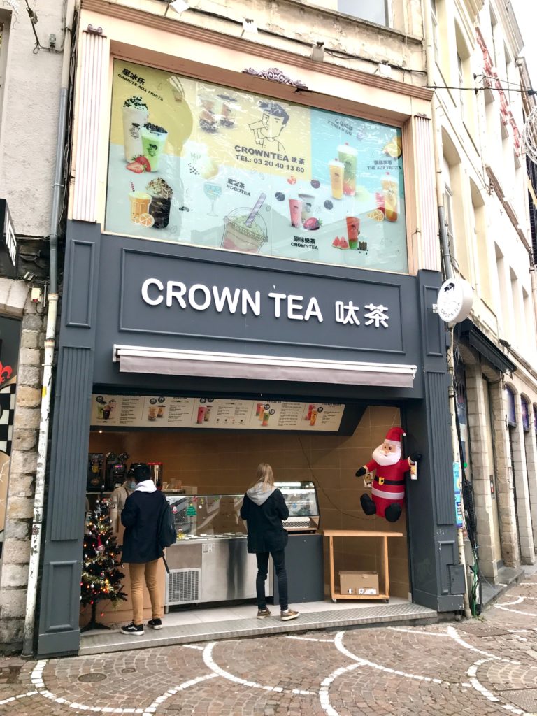 Read more about the article Après la rue Gambetta, Crown Tea s’offre les rues piétonnes !